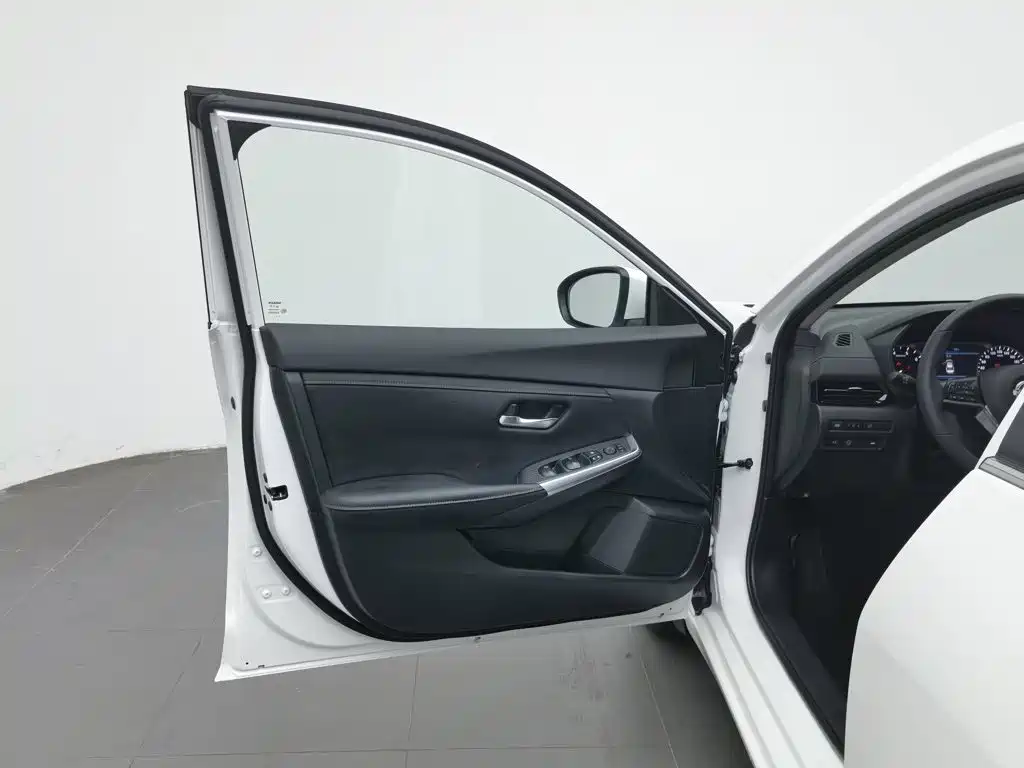 Nissan Sylphy — миниатюра 8