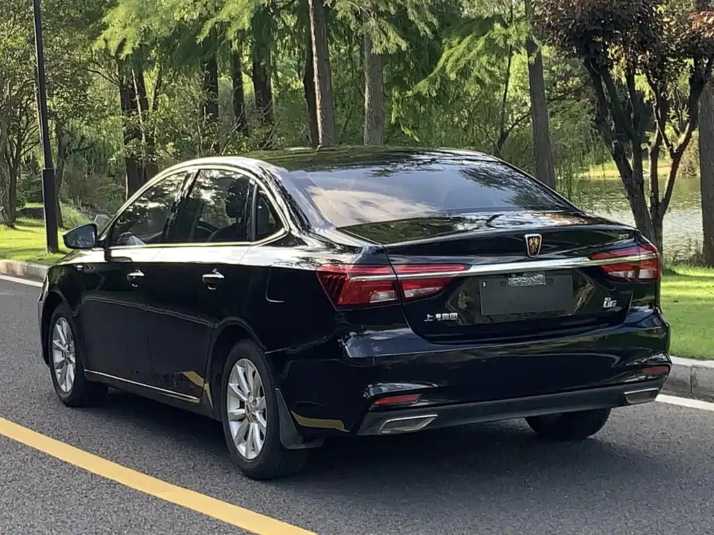 Roewe i6 Classic — миниатюра 7