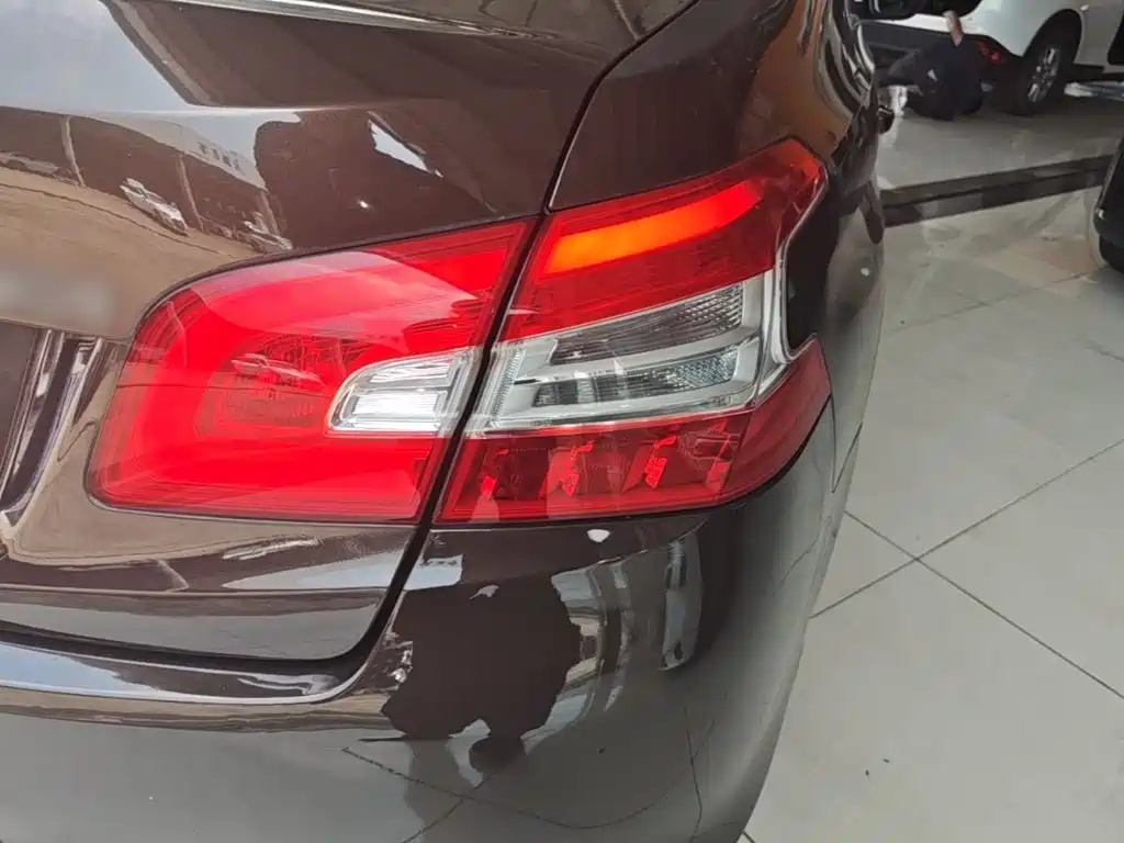 Peugeot 408 — миниатюра 8