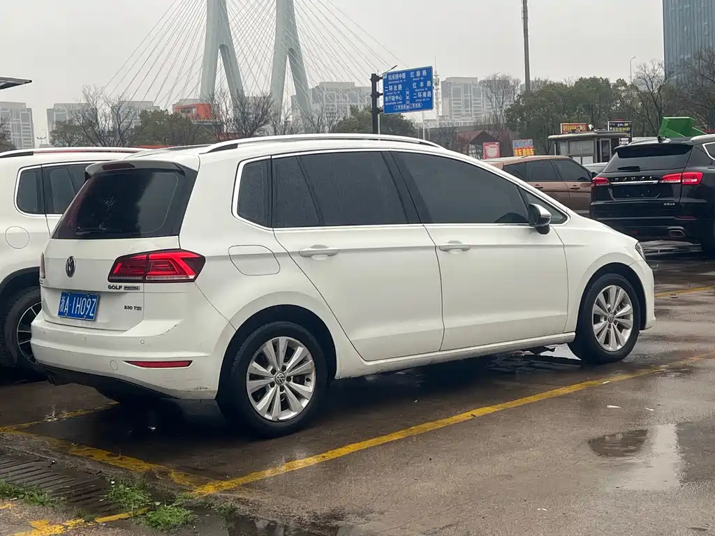 VOLKSWAGEN GOLF*JIAYU