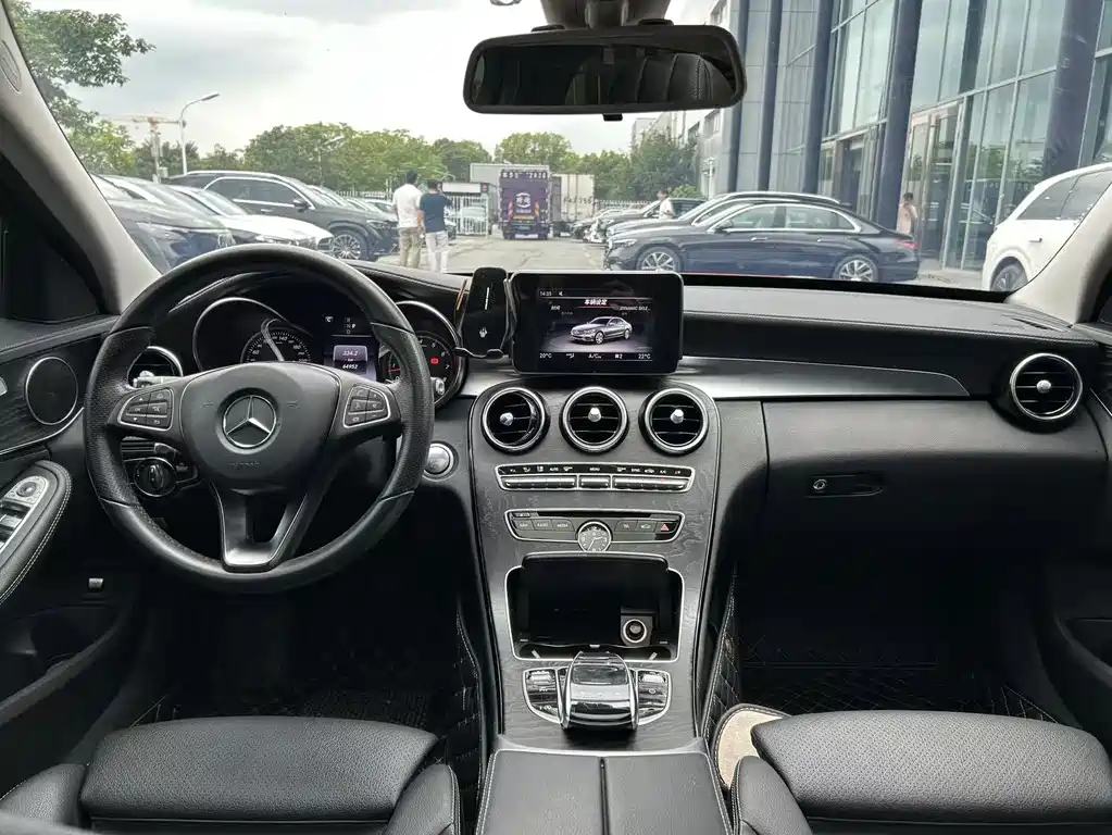 Mercedes-Benz C-Class — миниатюра 15