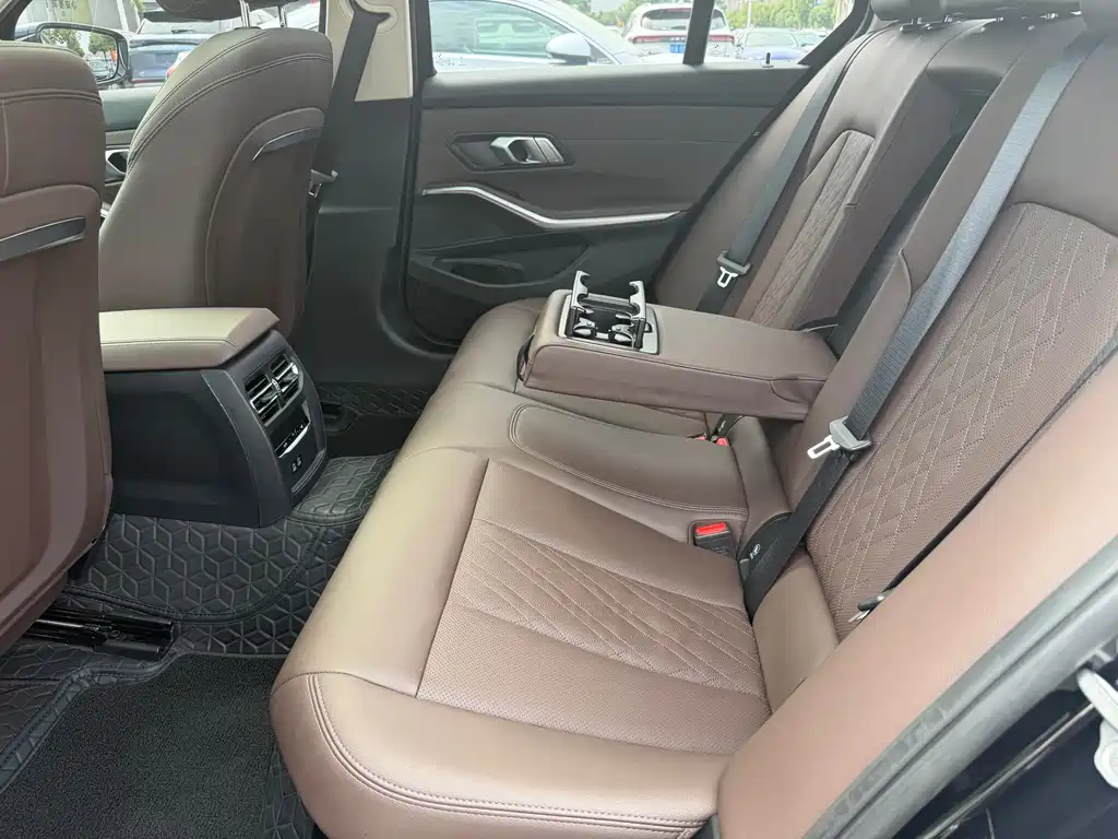 BMW 3 Series — миниатюра 21