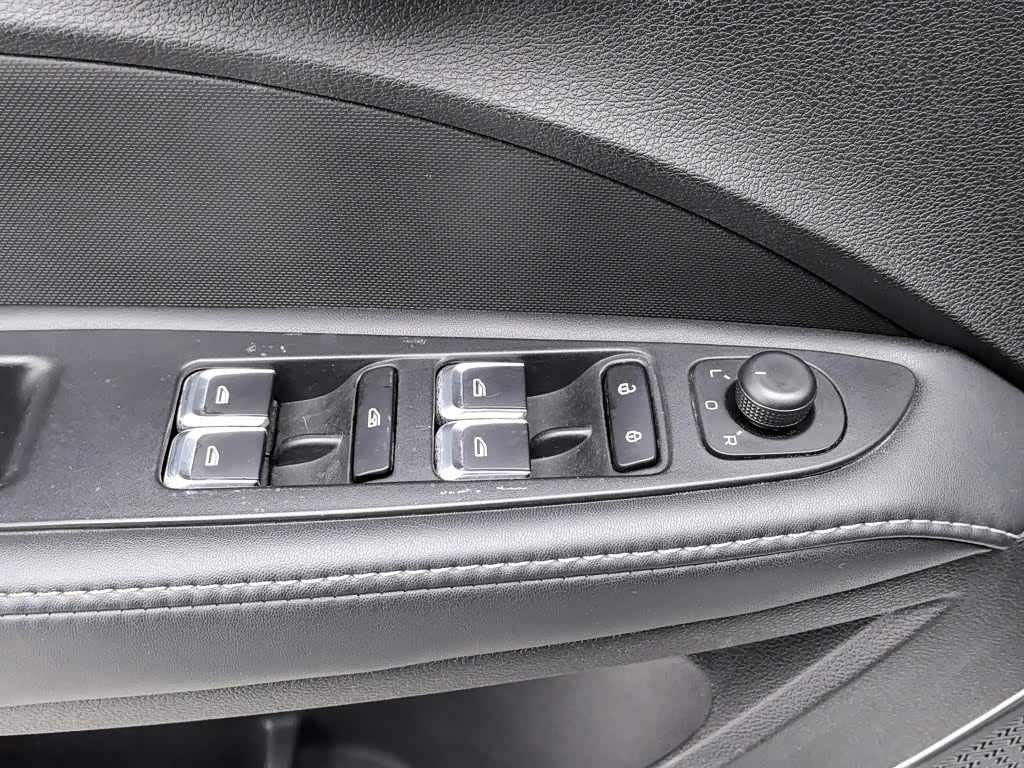 Geely Emgrand 1.5 л 2021 г. Белый, пробег 22500 км