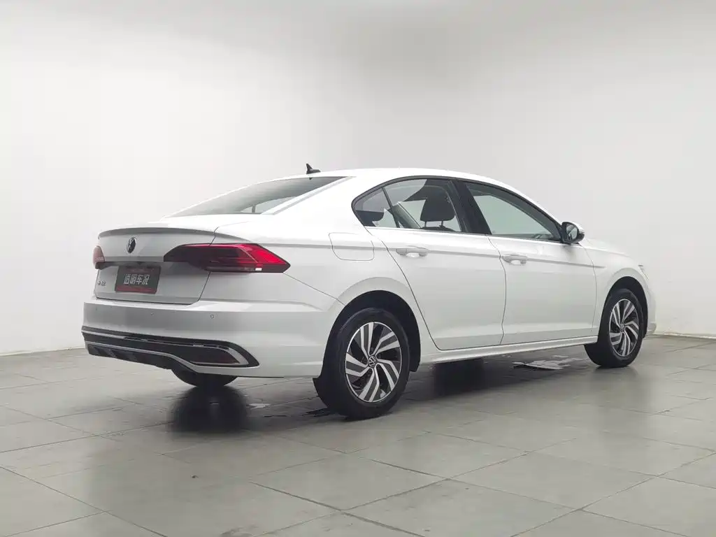 Volkswagen Bora — миниатюра 2