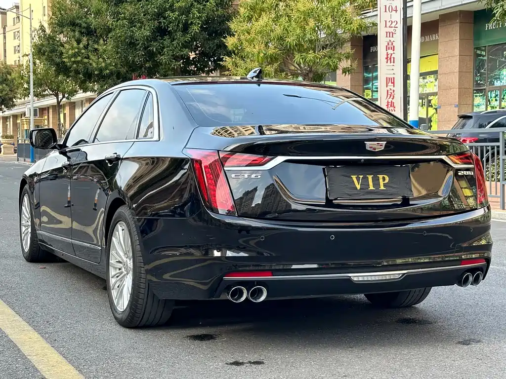 CADILLAC CT6
