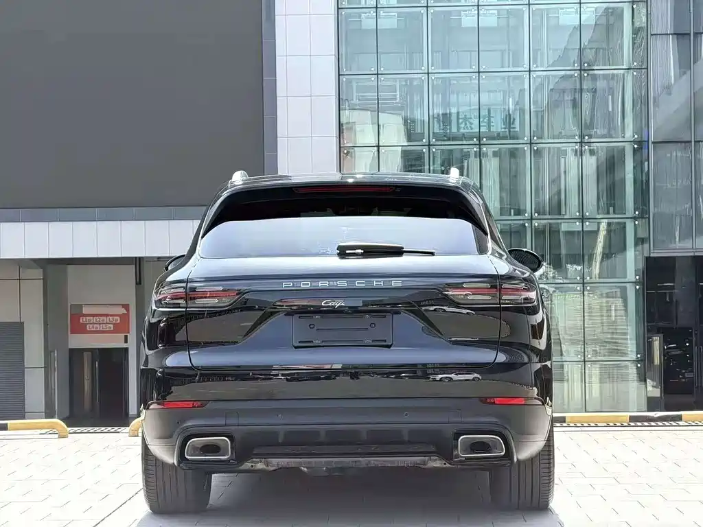 Porsche Cayenne — миниатюра 10