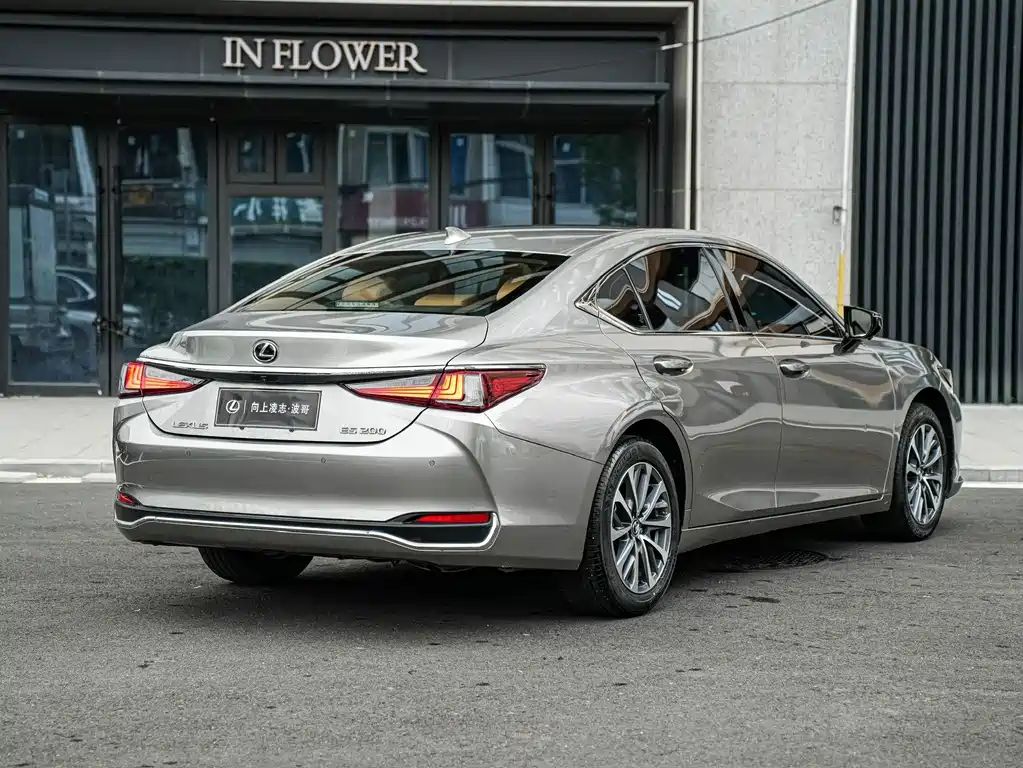 Lexus ES — миниатюра 4