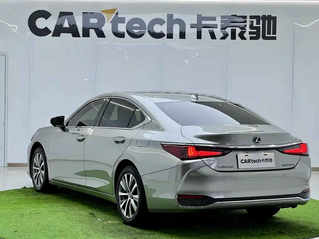 Lexus ES 2020 200