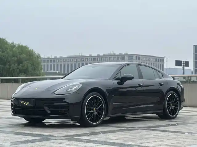 PORSCHE PANAMERA 2022