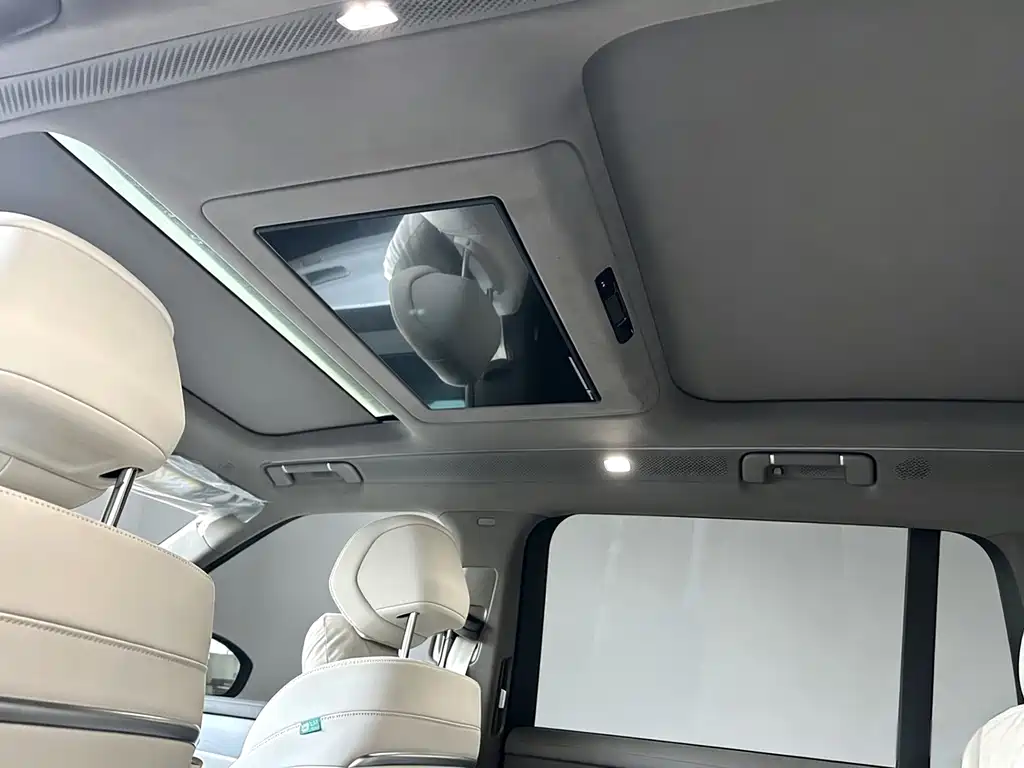 Volkswagen ID.ERA 9X — миниатюра 5