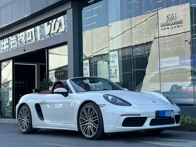 PORSCHE 718 2022