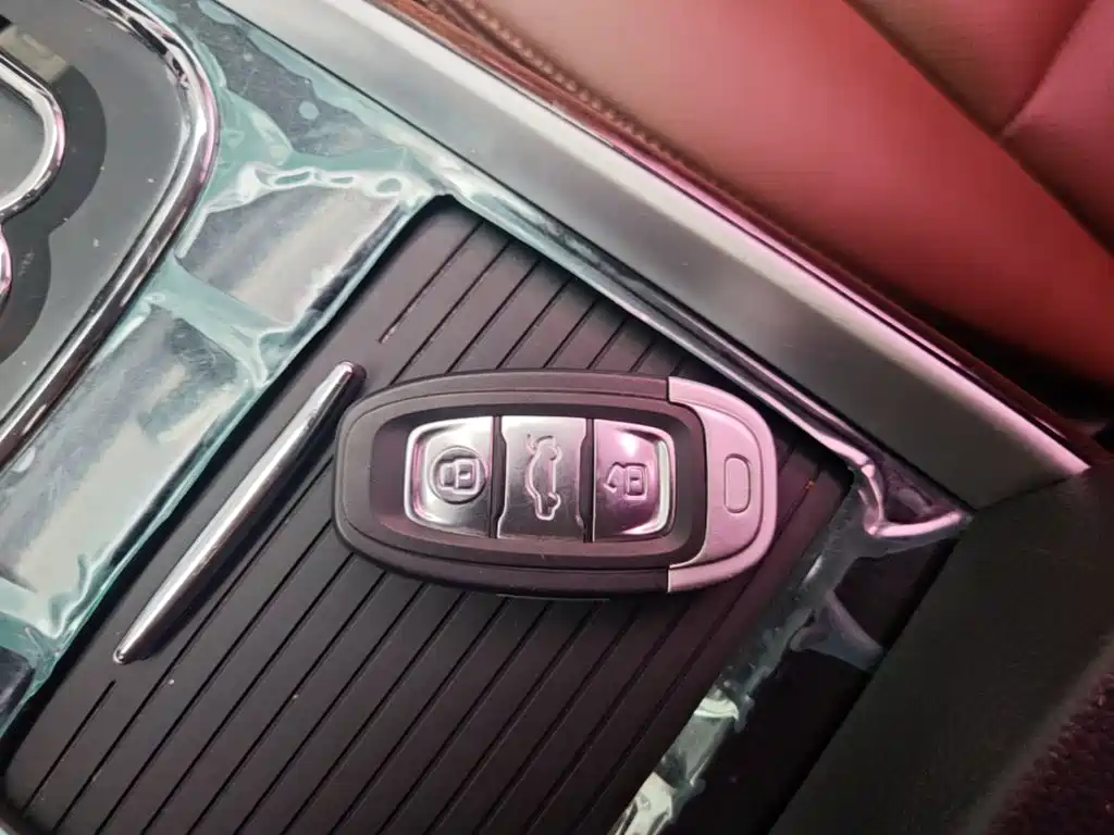 Hongqi Hongqi H7 — миниатюра 9