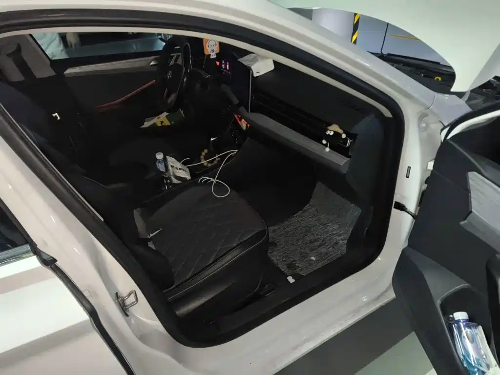 Volkswagen Sagitar — миниатюра 18