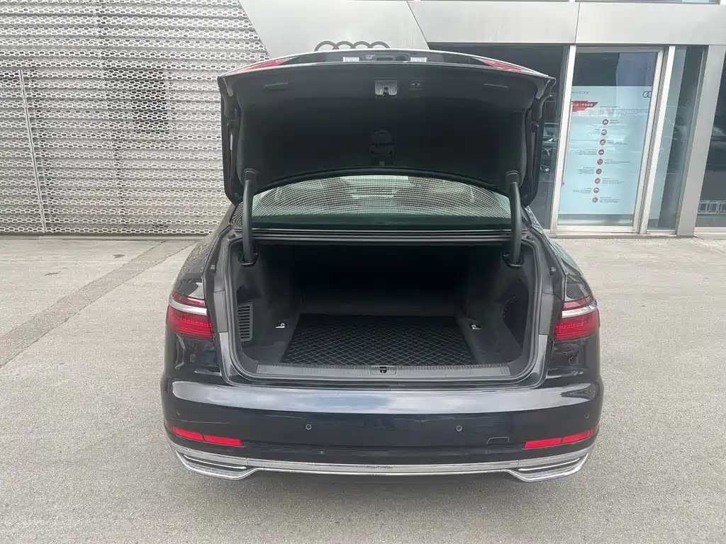 Audi A8 — миниатюра 6