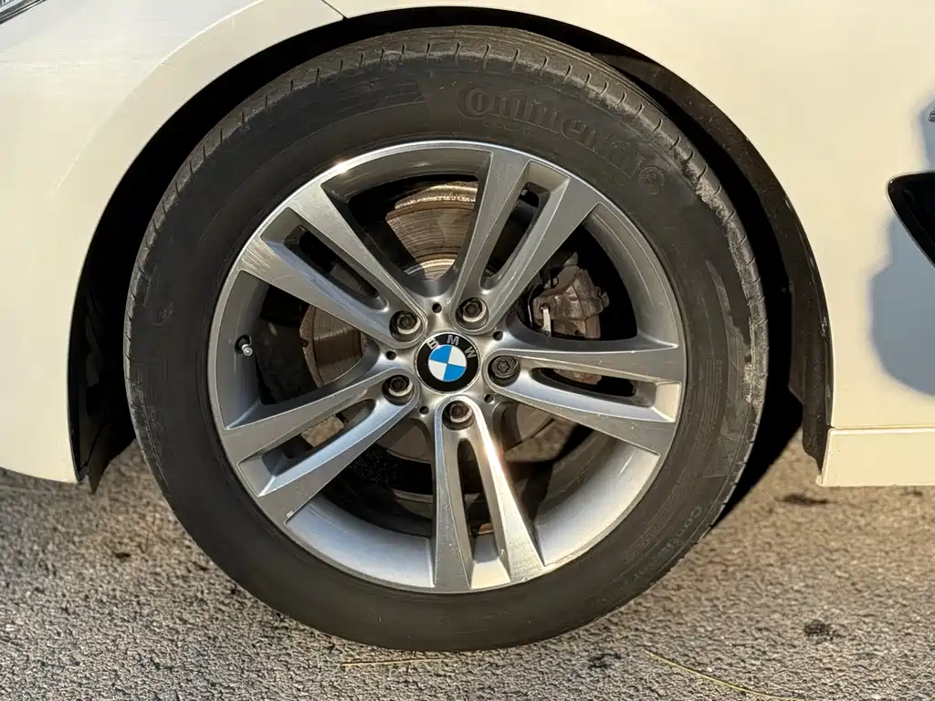 BMW 3 Series GT 3 GT 2016 320i