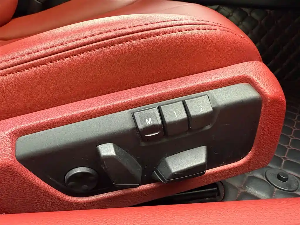 BMW 6 Series 6 2011 640i
