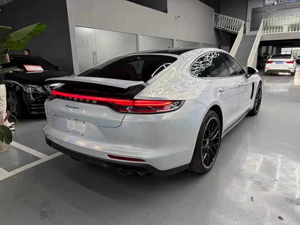 Porsche Panamera — миниатюра 18