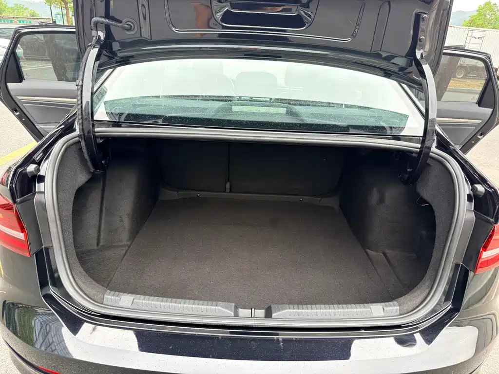 Volkswagen Lavida — миниатюра 15