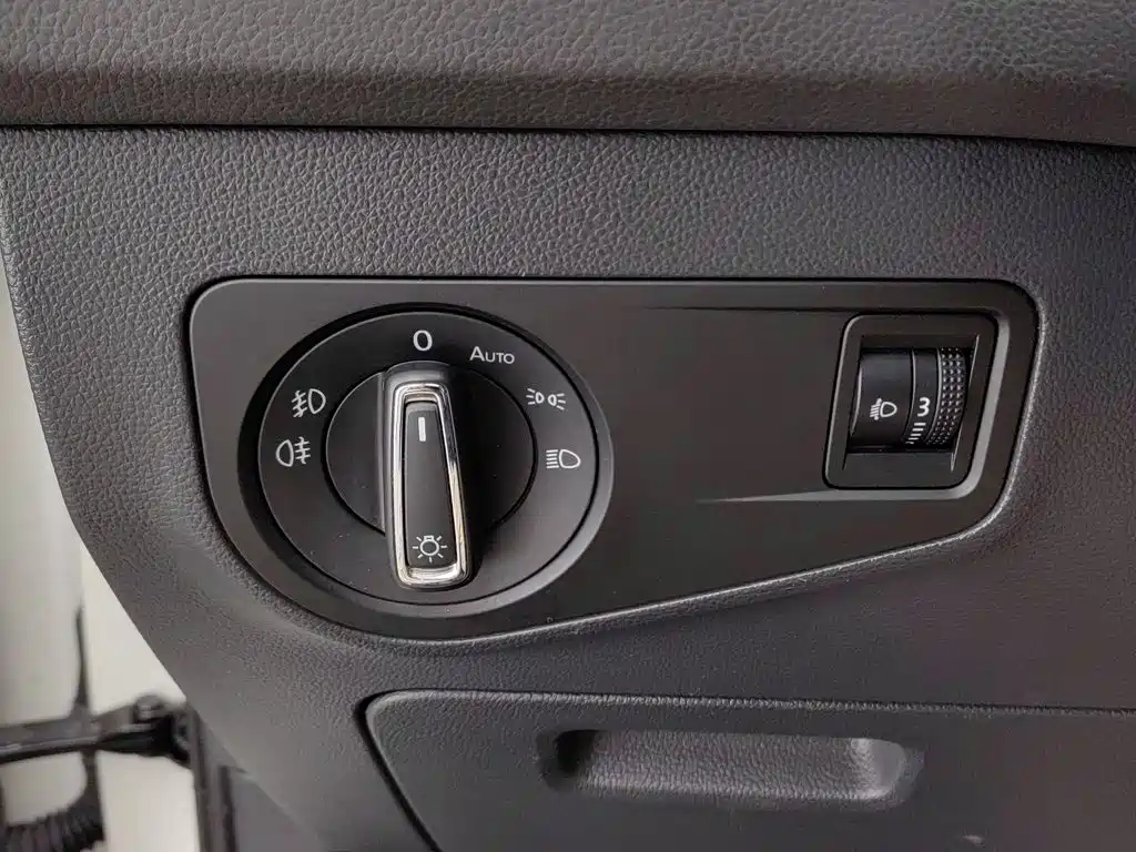 Volkswagen Tiguan L — миниатюра 21