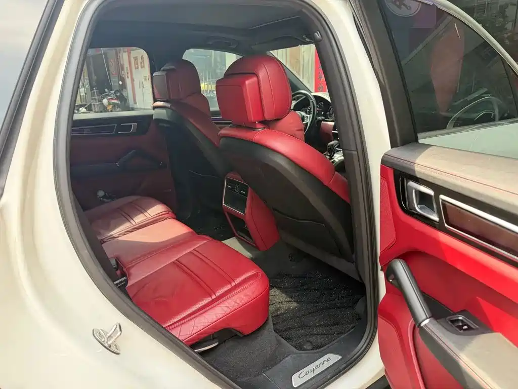 Porsche Cayenne — миниатюра 8