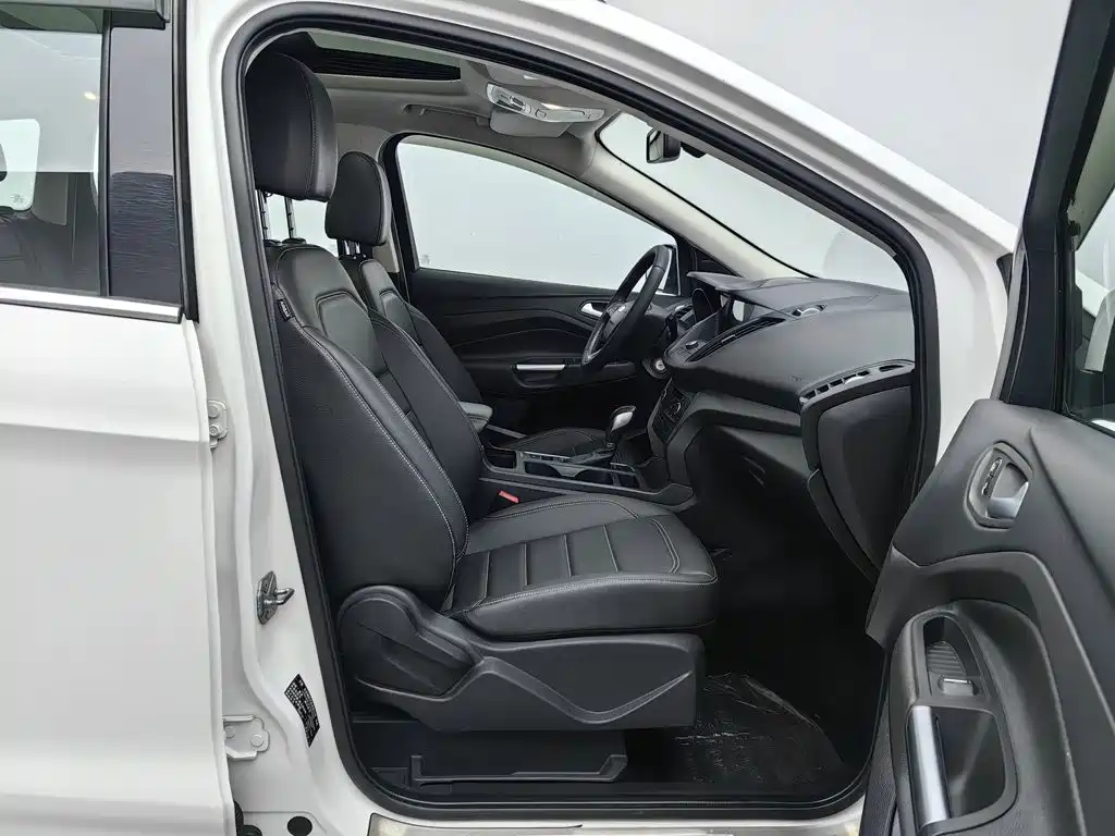 Ford Kuga — миниатюра 23