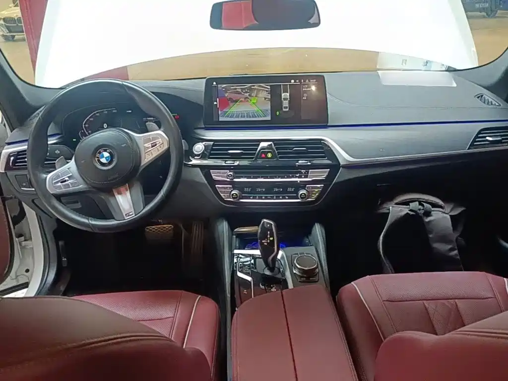 BMW 5 Series — миниатюра 10