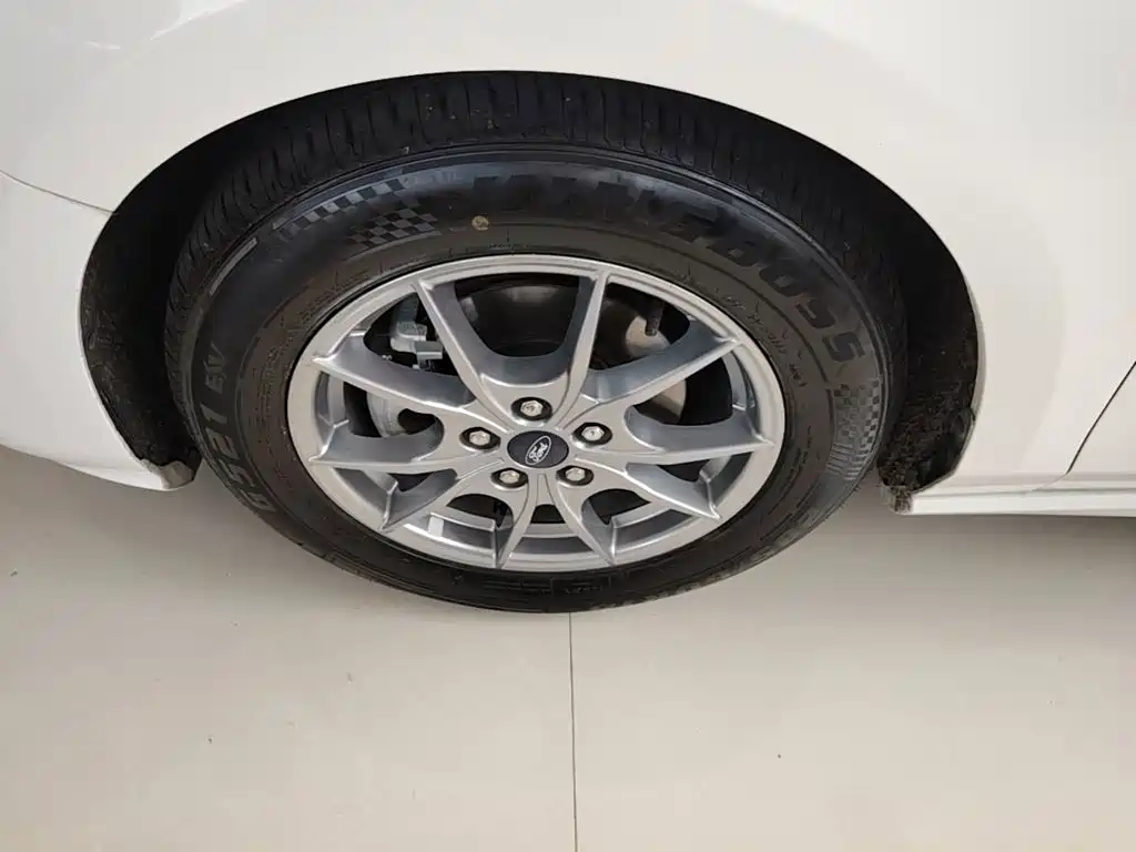 Ford Focus — миниатюра 23