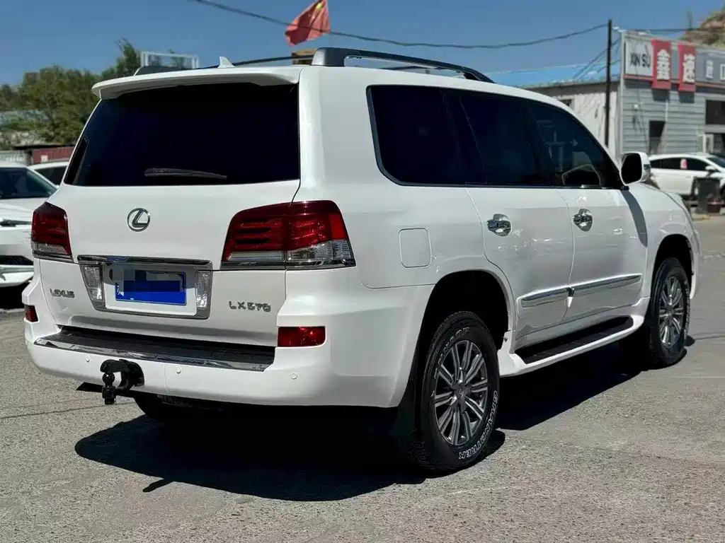 Lexus LX — миниатюра 9