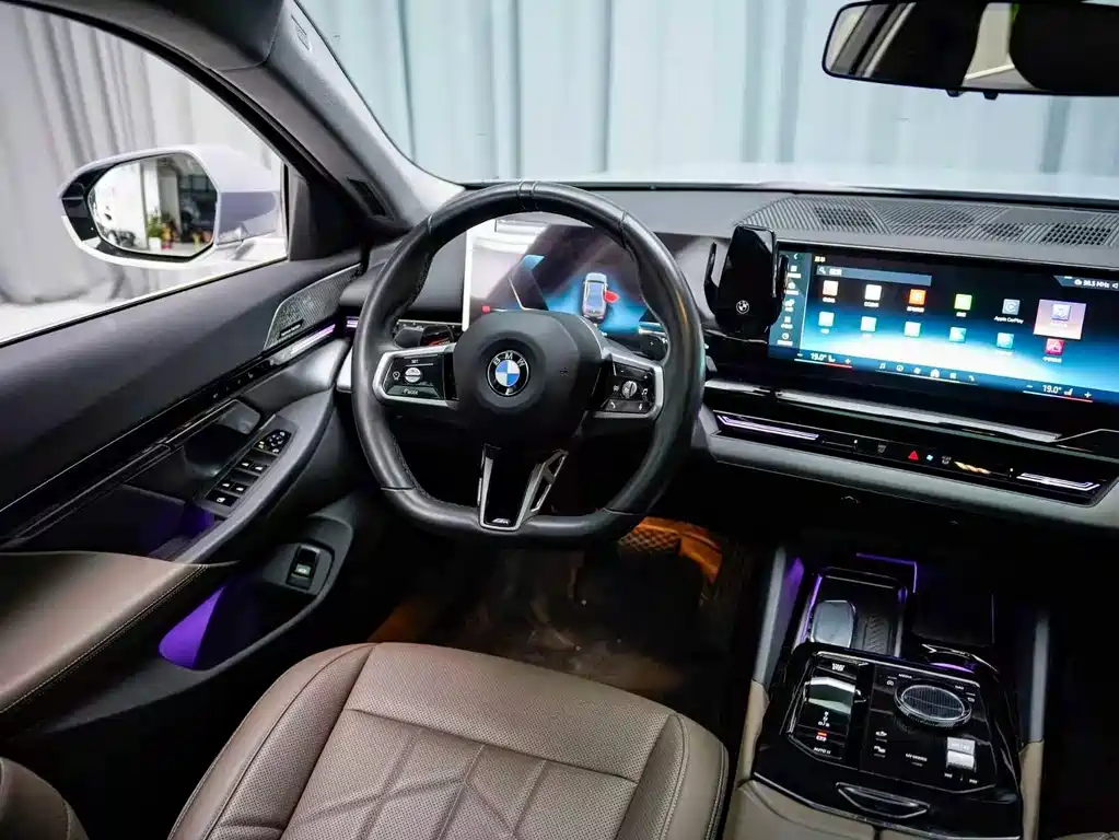 BMW 5 Series — миниатюра 4