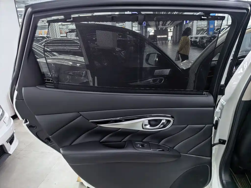 Infiniti Q70 Q70L 2.5L Elite Edition, фото 11