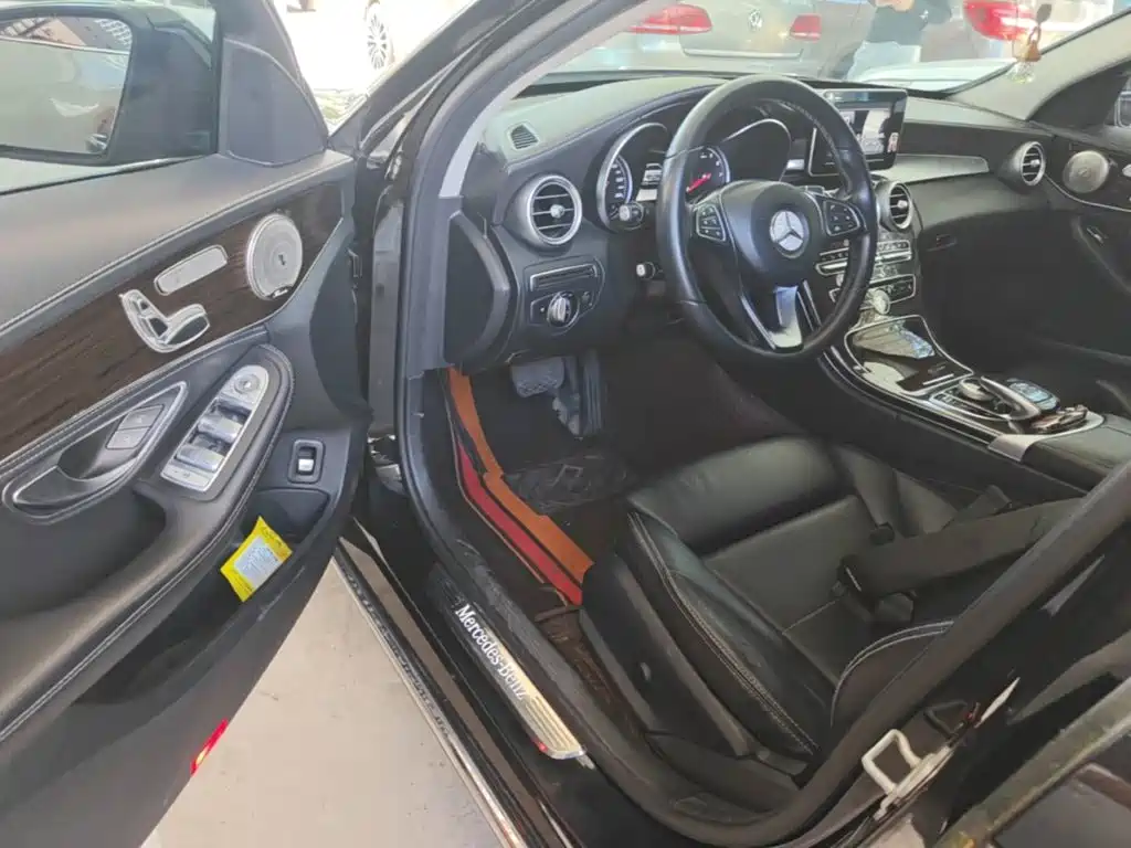 Mercedes-Benz C-Class — миниатюра 16