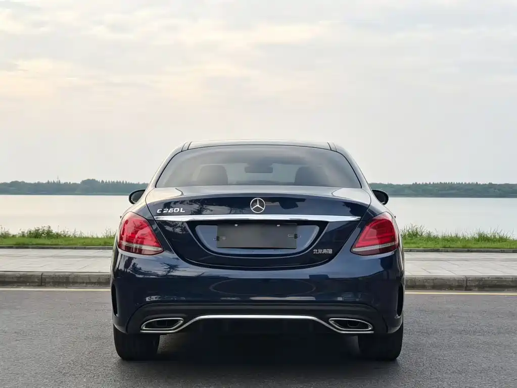 Mercedes-Benz C-Class — миниатюра 8