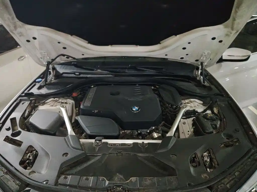 BMW 5 Series — миниатюра 11