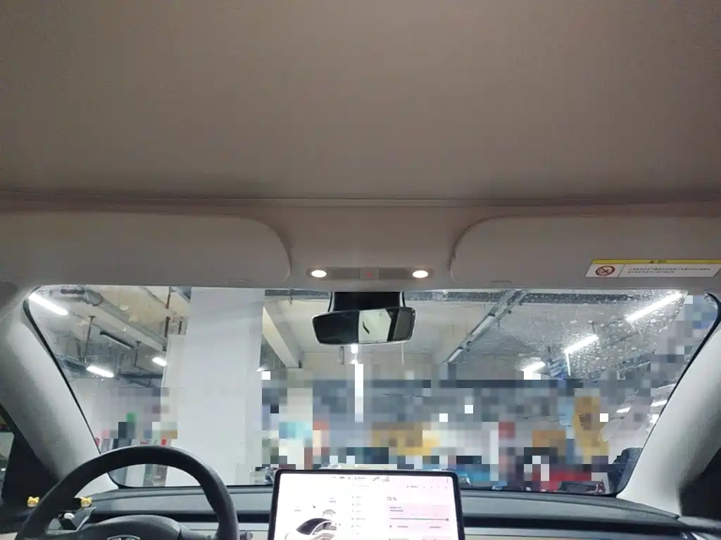 Tesla Model 3 — миниатюра 18