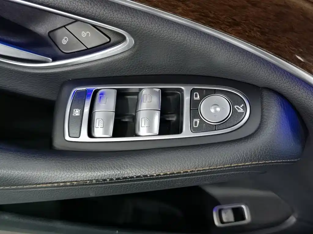 Mercedes-Benz S-Class — миниатюра 9