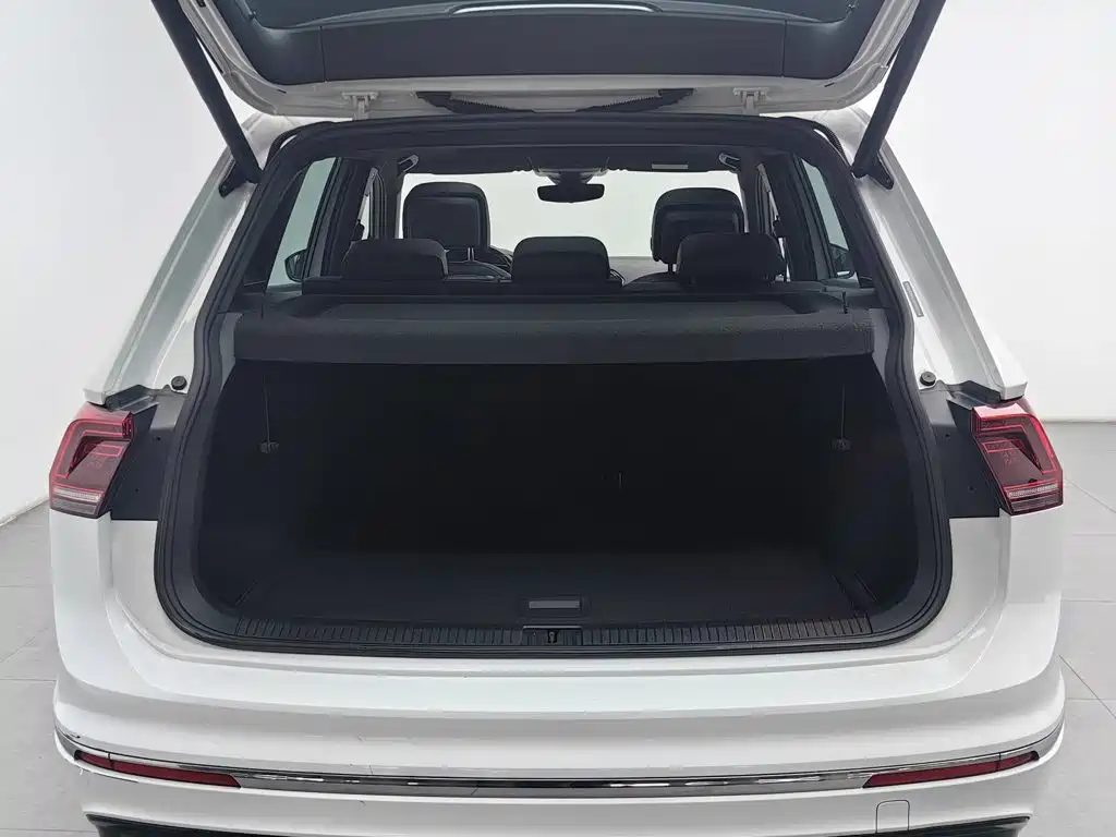 Volkswagen Tiguan — миниатюра 16