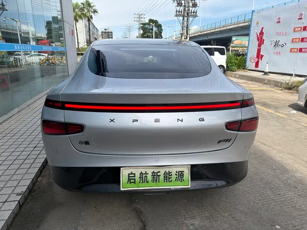 XPeng P7 — миниатюра 11