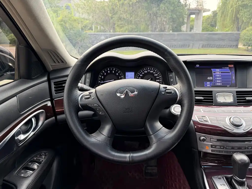 Infiniti Q70 — миниатюра 7