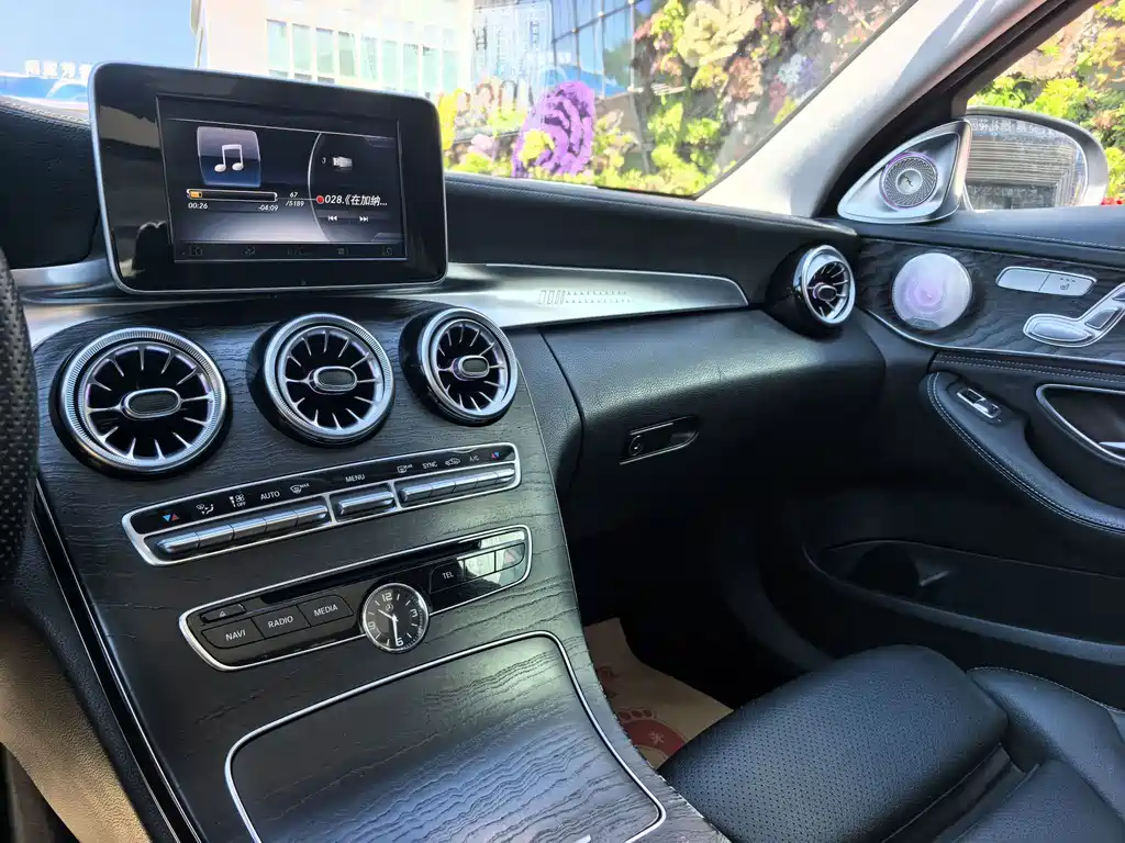 Mercedes-Benz C-Class — миниатюра 13