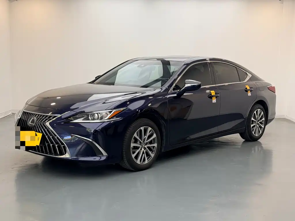 Lexus ES 2024