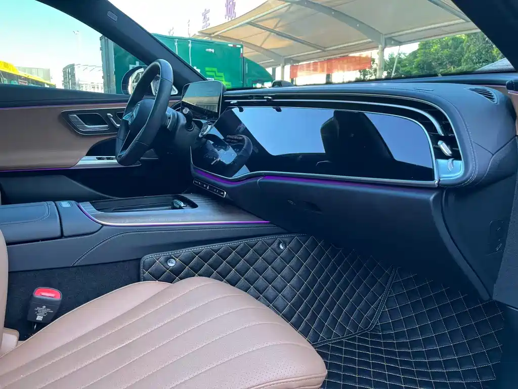 Mercedes-Benz E-Class — миниатюра 4