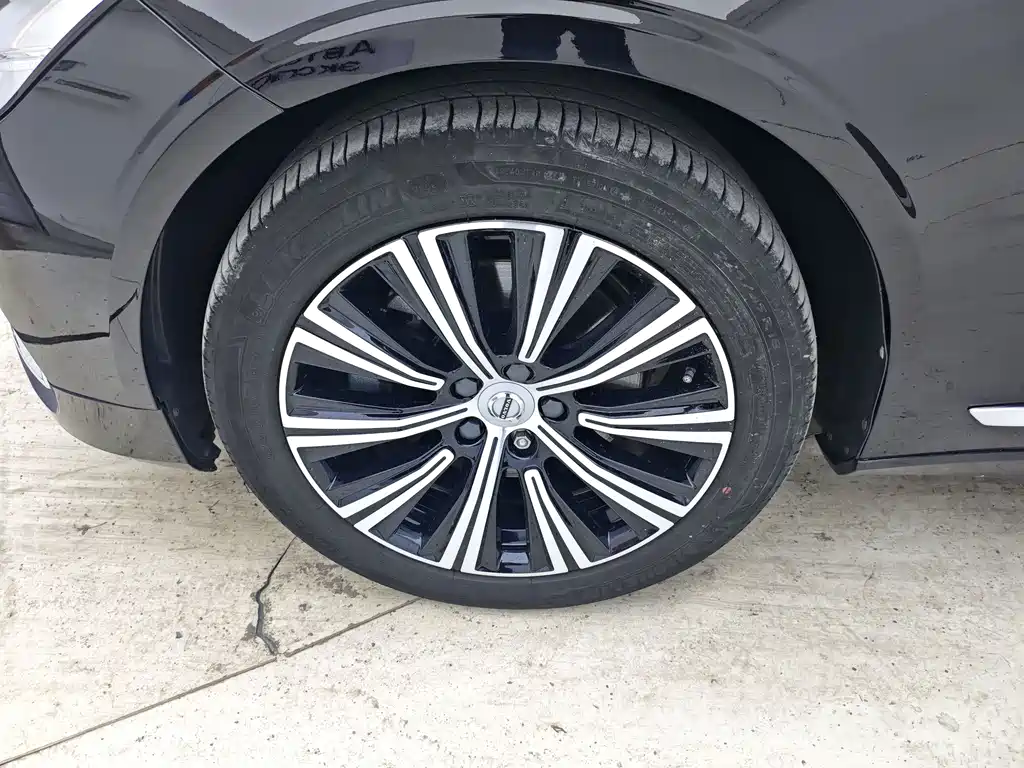 Volvo S90 — миниатюра 7