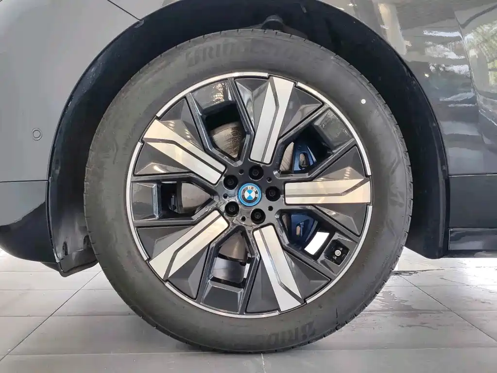 BMW iX — миниатюра 15