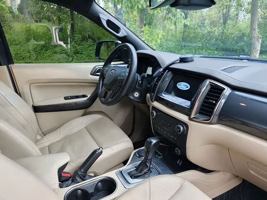 Ford Everest — миниатюра 13