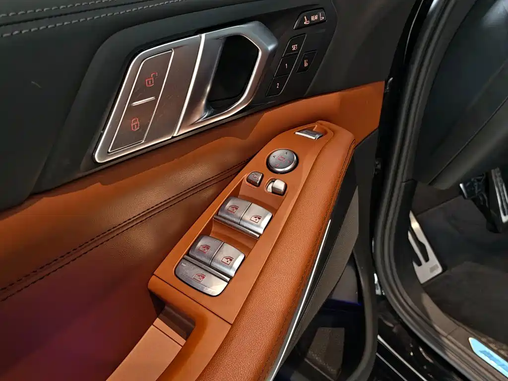 BMW X7 — миниатюра 32
