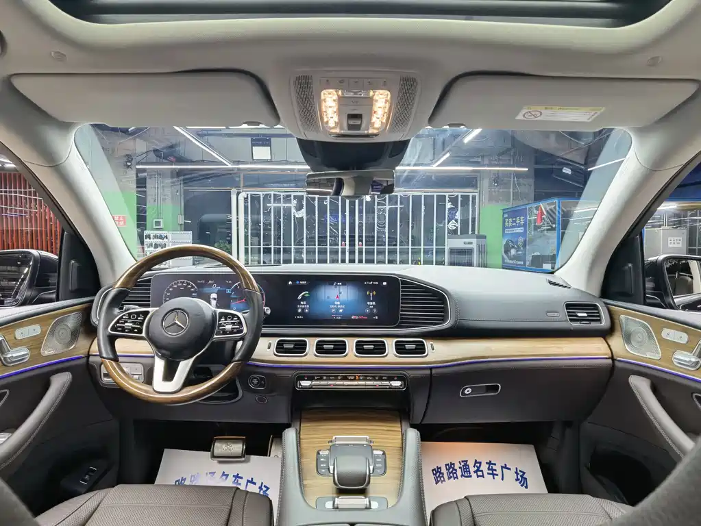 Mercedes-Benz GLS — миниатюра 7