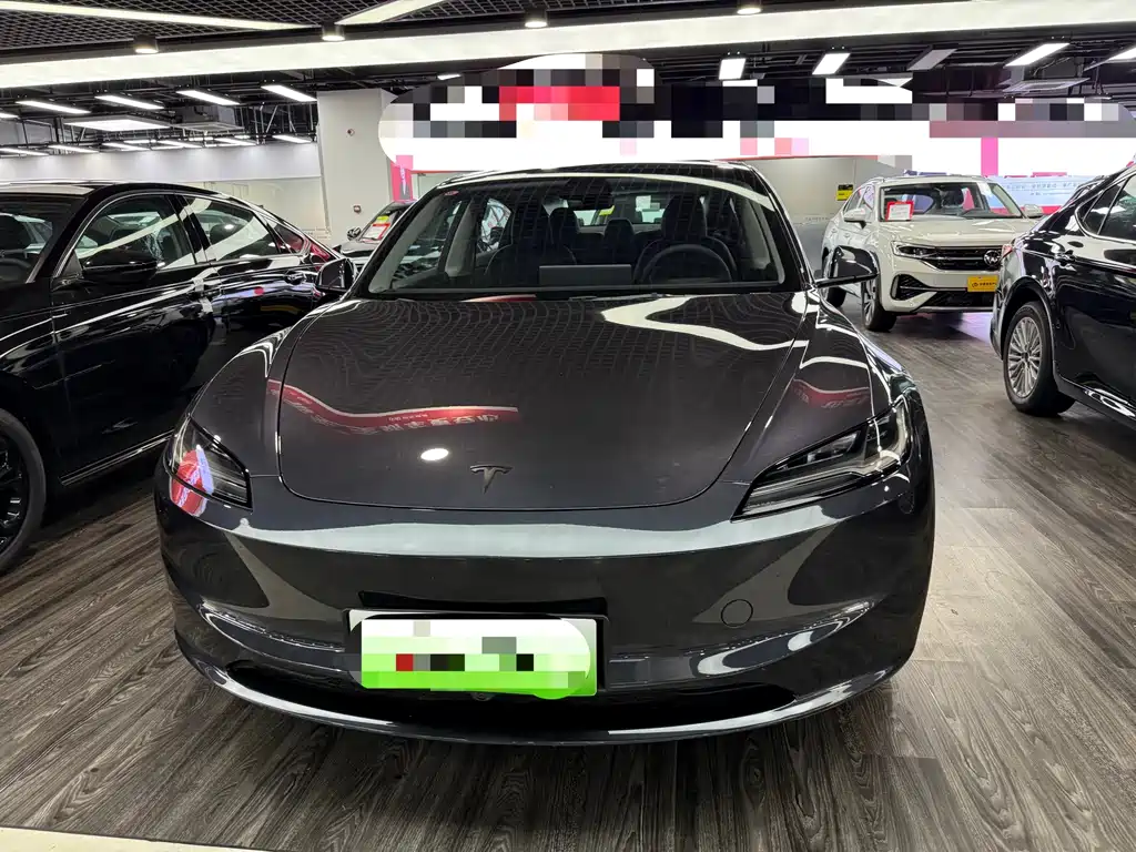 Tesla Model 3 — миниатюра 2