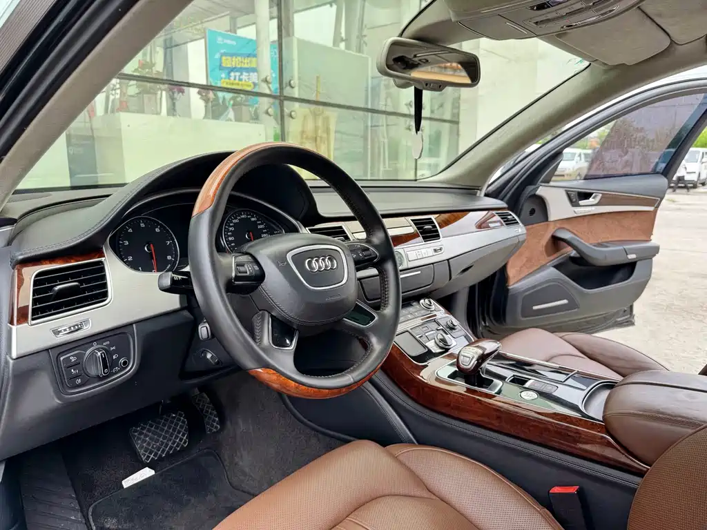 Audi A8 — миниатюра 10