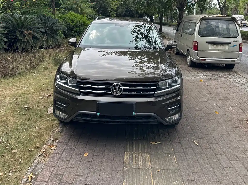 Volkswagen Tiguan L — миниатюра 2