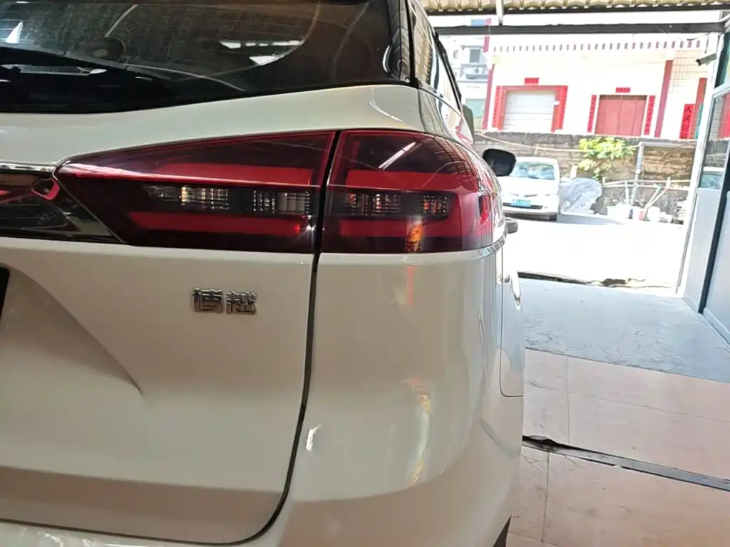 Geely Boyue — миниатюра 8